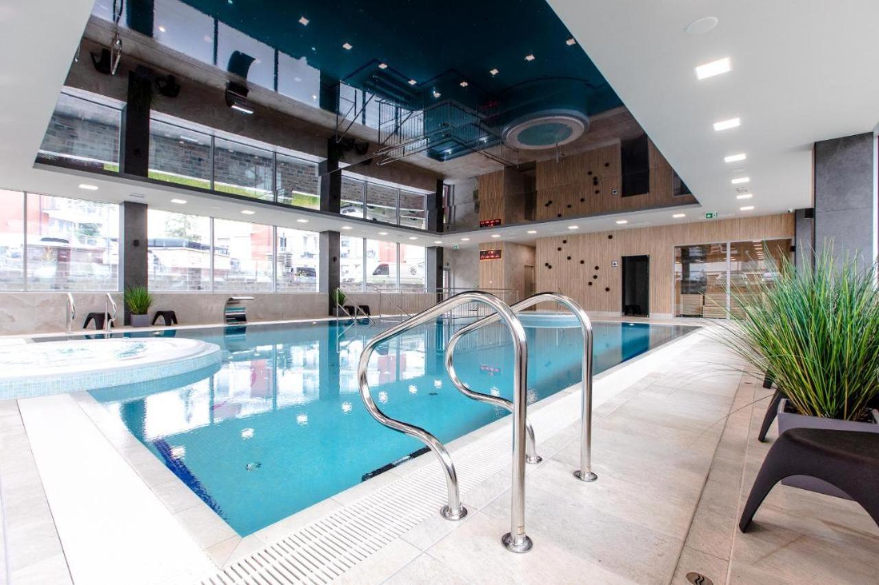 Miodowy Apartament Z Duzym Tarasem W Rewalu, Blisko Morza 外观 照片