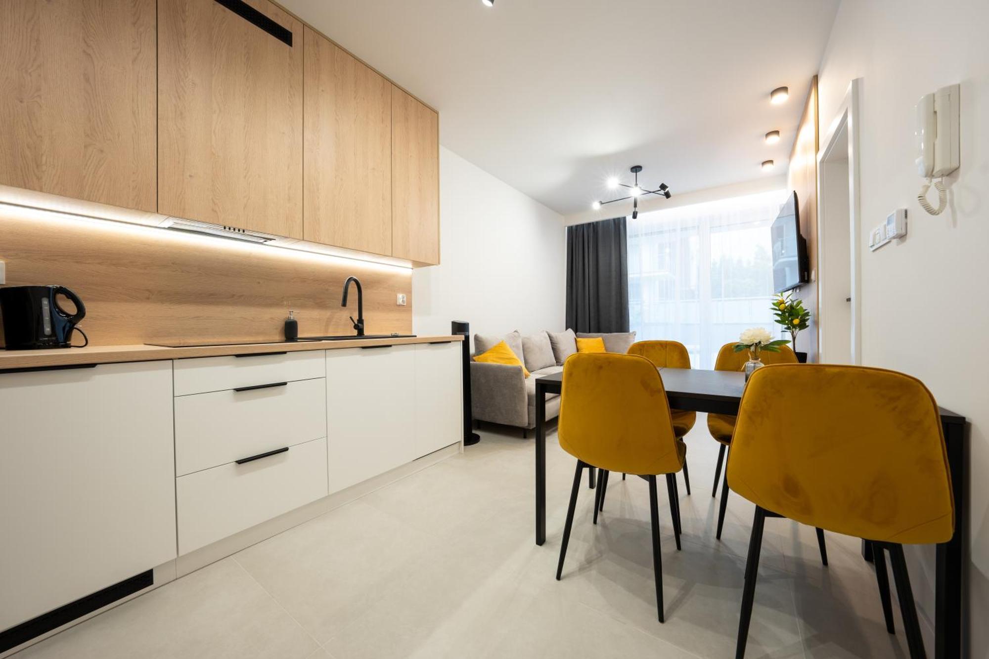 Miodowy Apartament Z Duzym Tarasem W Rewalu, Blisko Morza 外观 照片