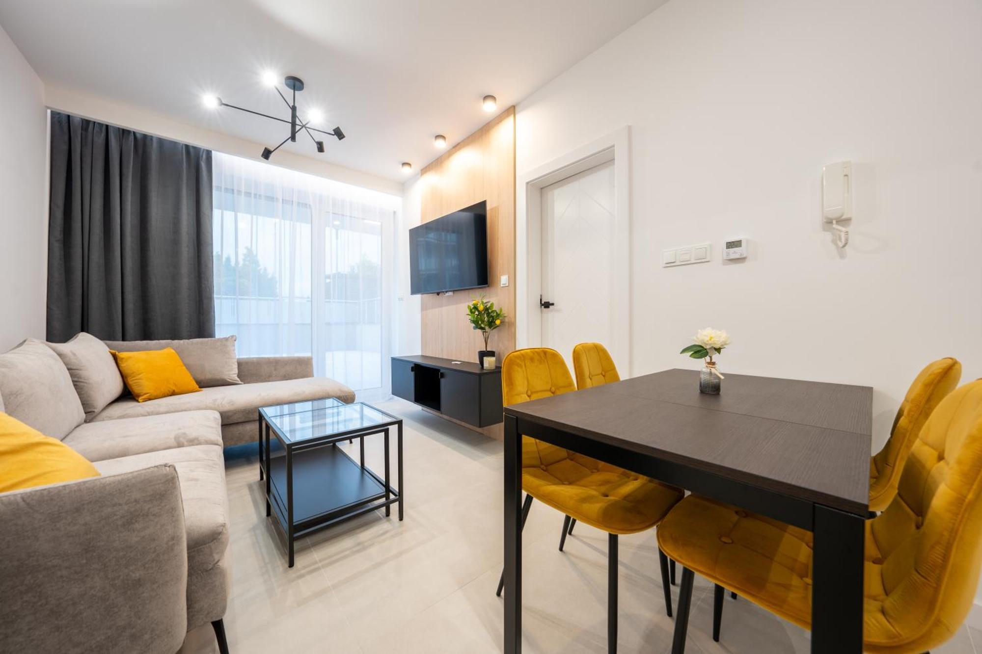 Miodowy Apartament Z Duzym Tarasem W Rewalu, Blisko Morza 外观 照片